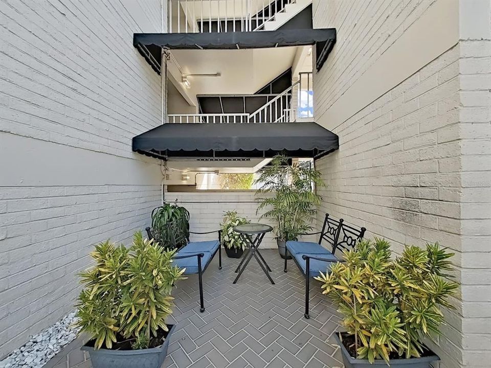 На продажу: $339,900 (2 спален, 2 ванн, 936 Квадратных фут)