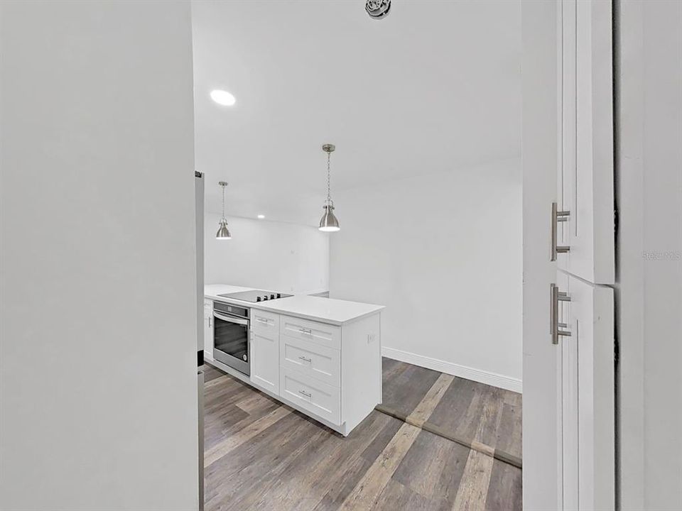 На продажу: $339,900 (2 спален, 2 ванн, 936 Квадратных фут)