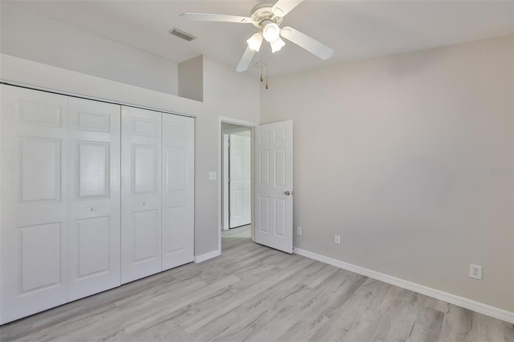 合同活跃: $2,450 (3 贝兹, 2 浴室, 1478 平方英尺)