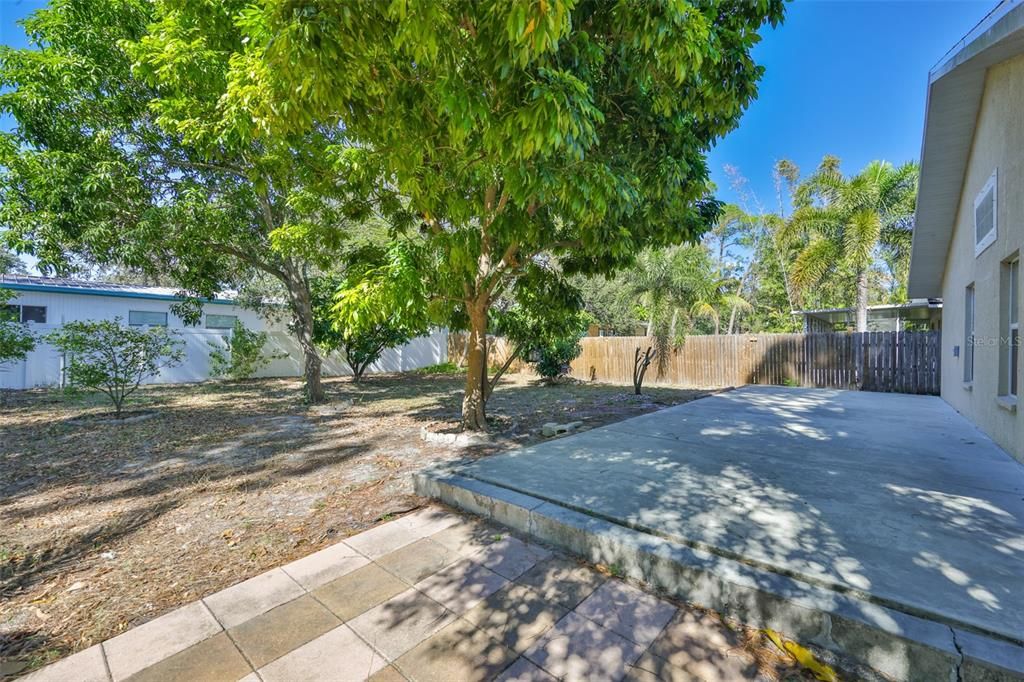 合同活跃: $2,450 (3 贝兹, 2 浴室, 1478 平方英尺)