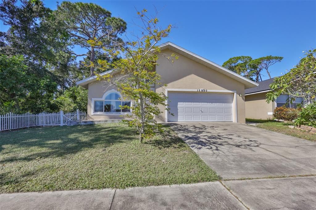 合同活跃: $2,450 (3 贝兹, 2 浴室, 1478 平方英尺)