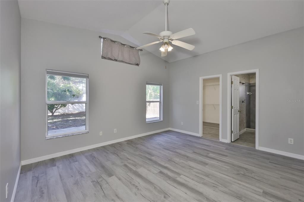 合同活跃: $2,450 (3 贝兹, 2 浴室, 1478 平方英尺)