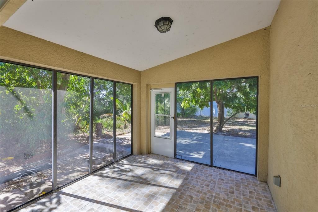 合同活跃: $2,450 (3 贝兹, 2 浴室, 1478 平方英尺)