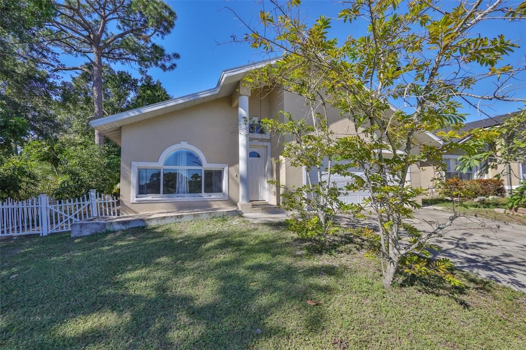 合同活跃: $2,450 (3 贝兹, 2 浴室, 1478 平方英尺)