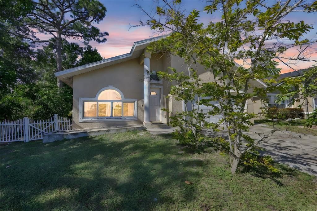 合同活跃: $2,450 (3 贝兹, 2 浴室, 1478 平方英尺)