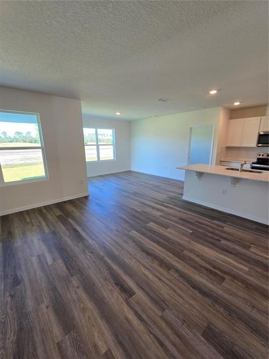 For Sale: $339,990 (3 beds, 2 baths, 1672 Square Feet)