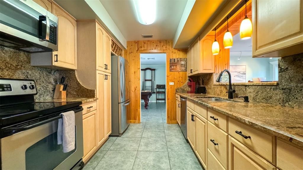 For Rent: $5,500 (3 beds, 2 baths, 2053 Square Feet)