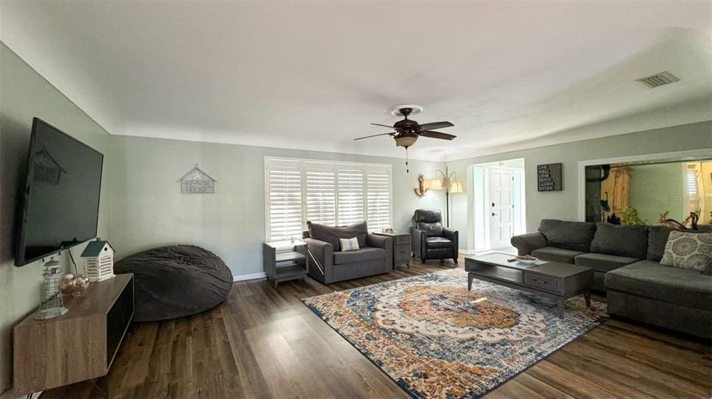 For Rent: $5,500 (3 beds, 2 baths, 2053 Square Feet)