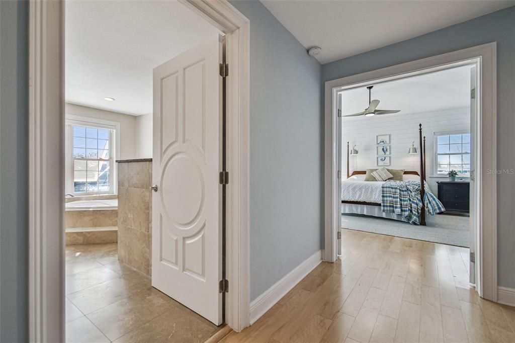 En Venta: $1,625,000 (4 camas, 3 baños, 3672 Pies cuadrados)