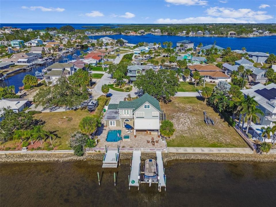 En Venta: $1,625,000 (4 camas, 3 baños, 3672 Pies cuadrados)