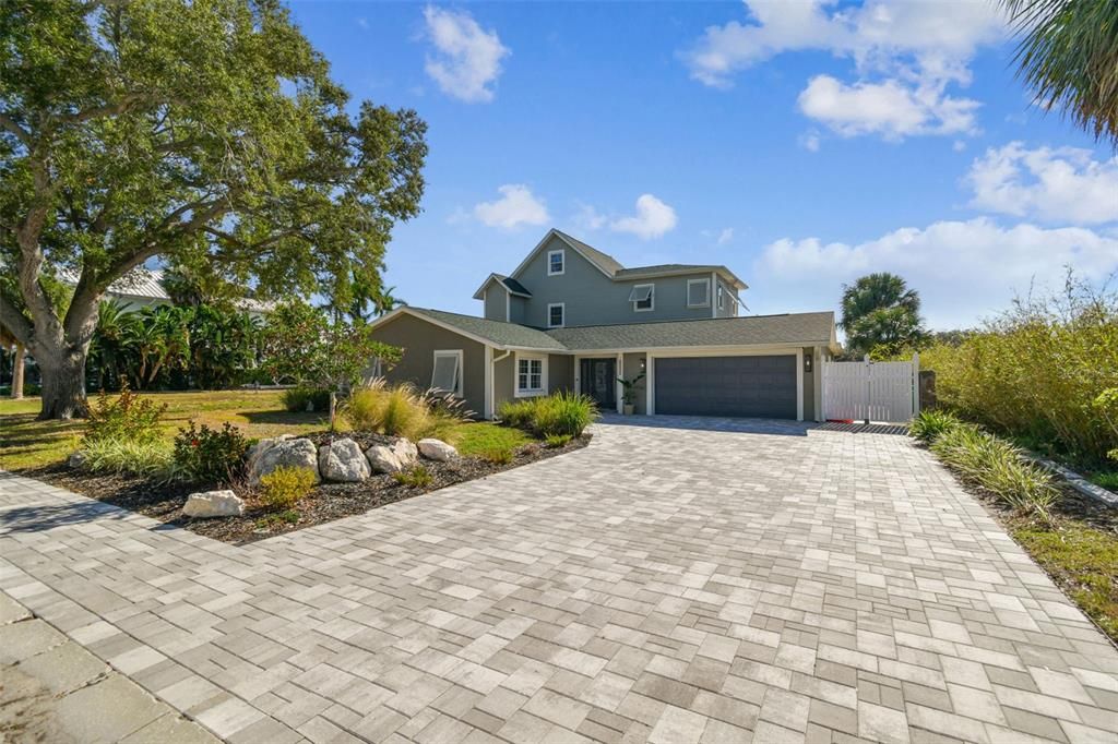 En Venta: $1,625,000 (4 camas, 3 baños, 3672 Pies cuadrados)