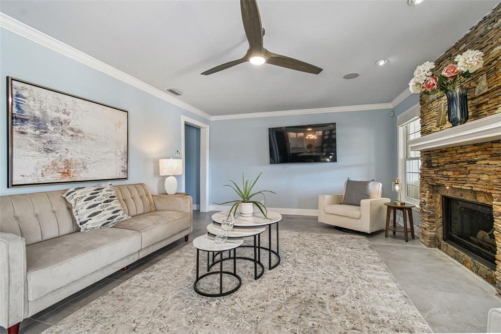 En Venta: $1,625,000 (4 camas, 3 baños, 3672 Pies cuadrados)