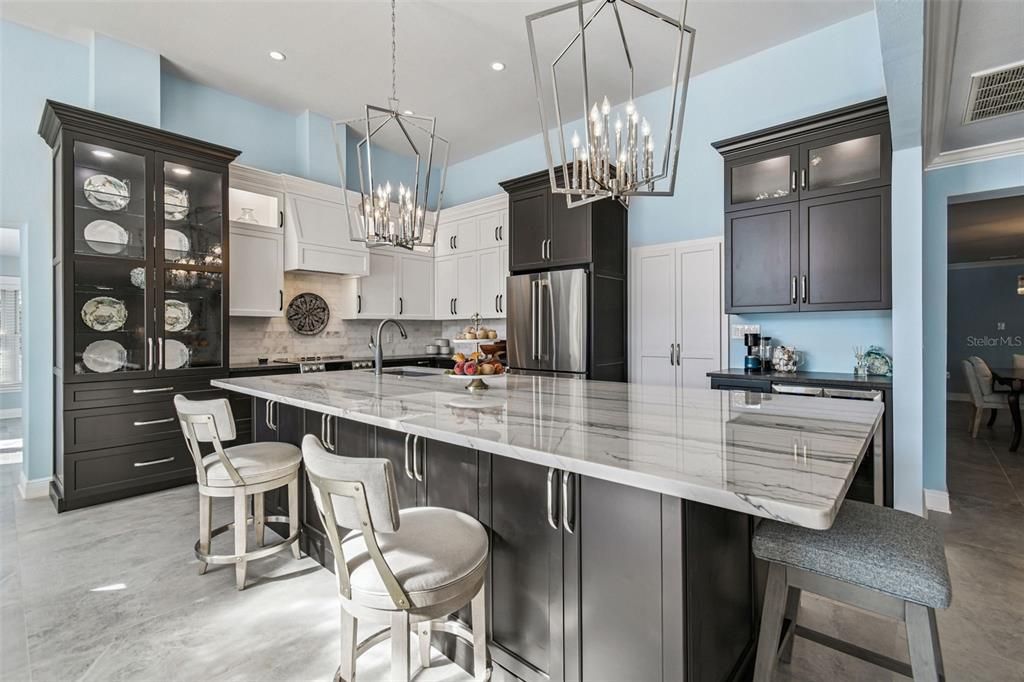 En Venta: $1,625,000 (4 camas, 3 baños, 3672 Pies cuadrados)