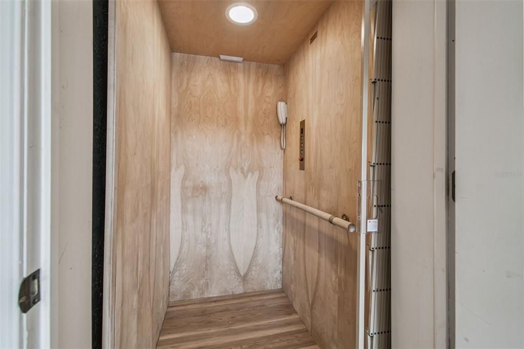 En Venta: $1,625,000 (4 camas, 3 baños, 3672 Pies cuadrados)