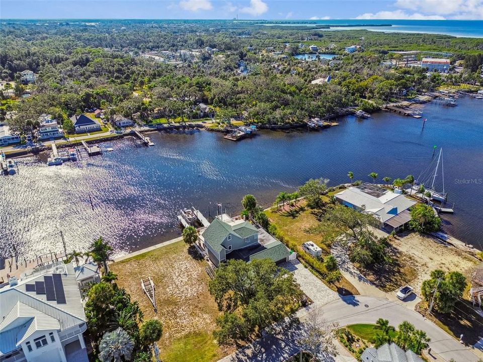 En Venta: $1,625,000 (4 camas, 3 baños, 3672 Pies cuadrados)