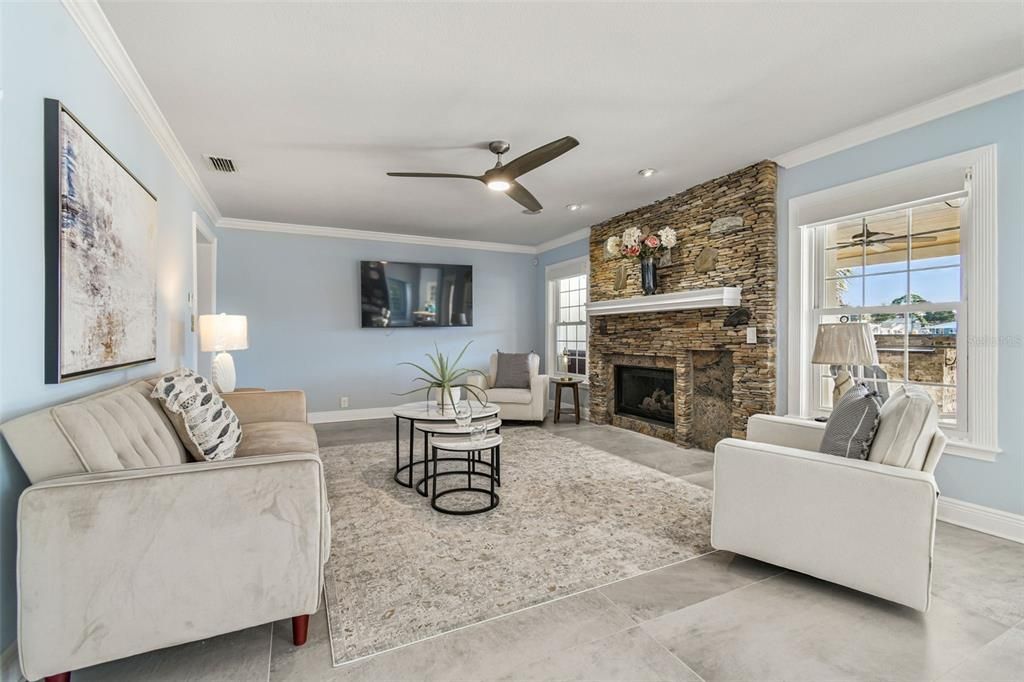 En Venta: $1,625,000 (4 camas, 3 baños, 3672 Pies cuadrados)