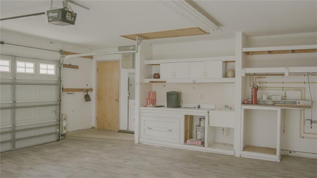 合同活跃: $364,900 (3 贝兹, 2 浴室, 1350 平方英尺)