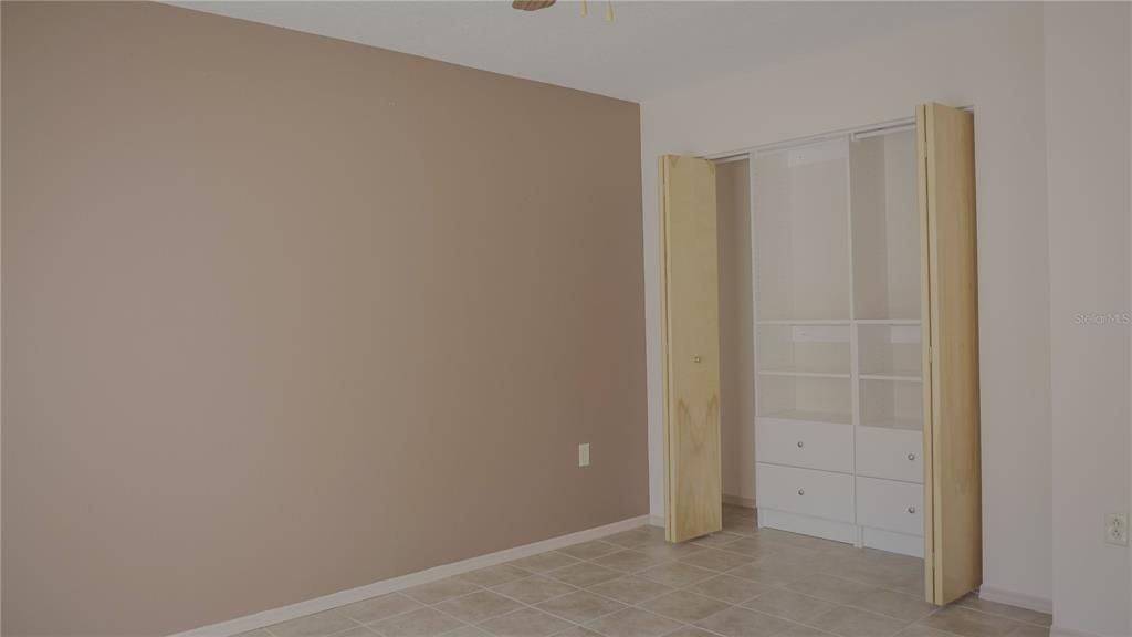 合同活跃: $364,900 (3 贝兹, 2 浴室, 1350 平方英尺)