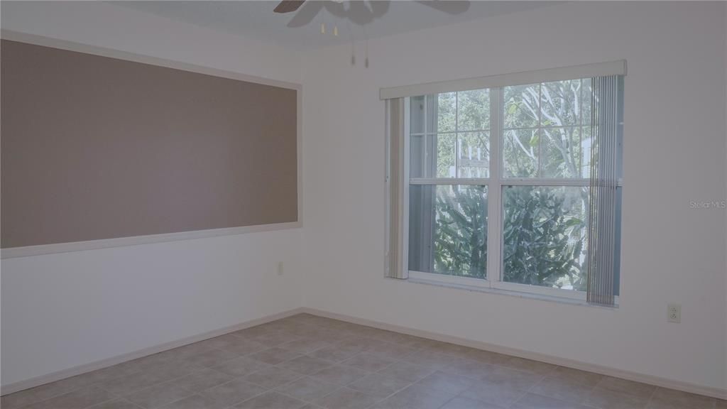 合同活跃: $364,900 (3 贝兹, 2 浴室, 1350 平方英尺)