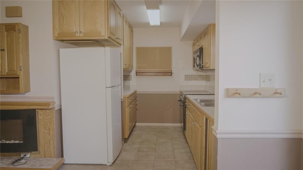 合同活跃: $364,900 (3 贝兹, 2 浴室, 1350 平方英尺)