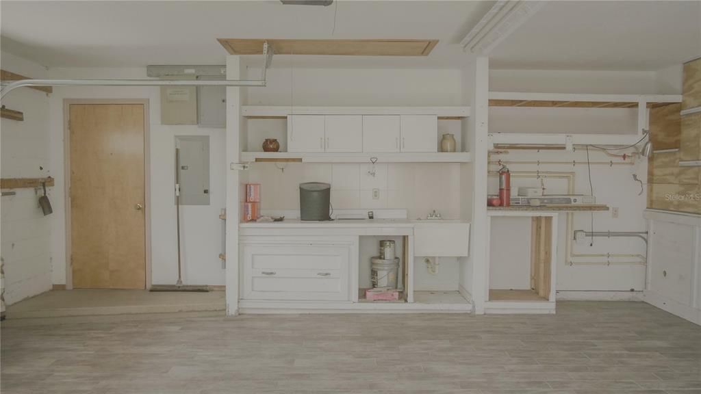 合同活跃: $364,900 (3 贝兹, 2 浴室, 1350 平方英尺)