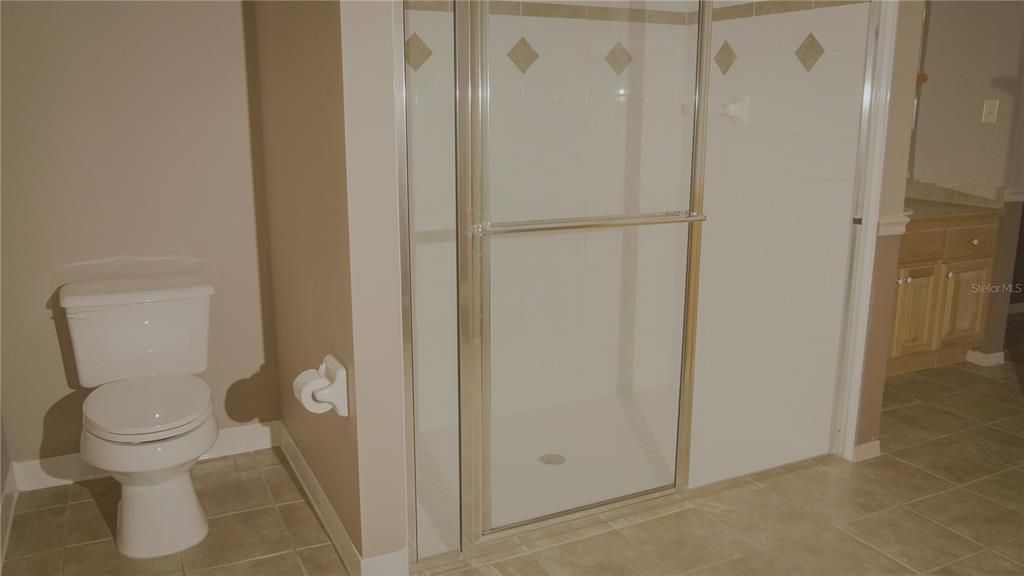 合同活跃: $364,900 (3 贝兹, 2 浴室, 1350 平方英尺)