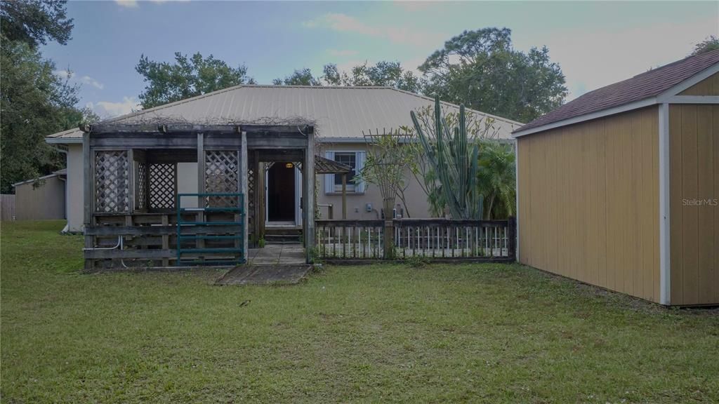 合同活跃: $364,900 (3 贝兹, 2 浴室, 1350 平方英尺)