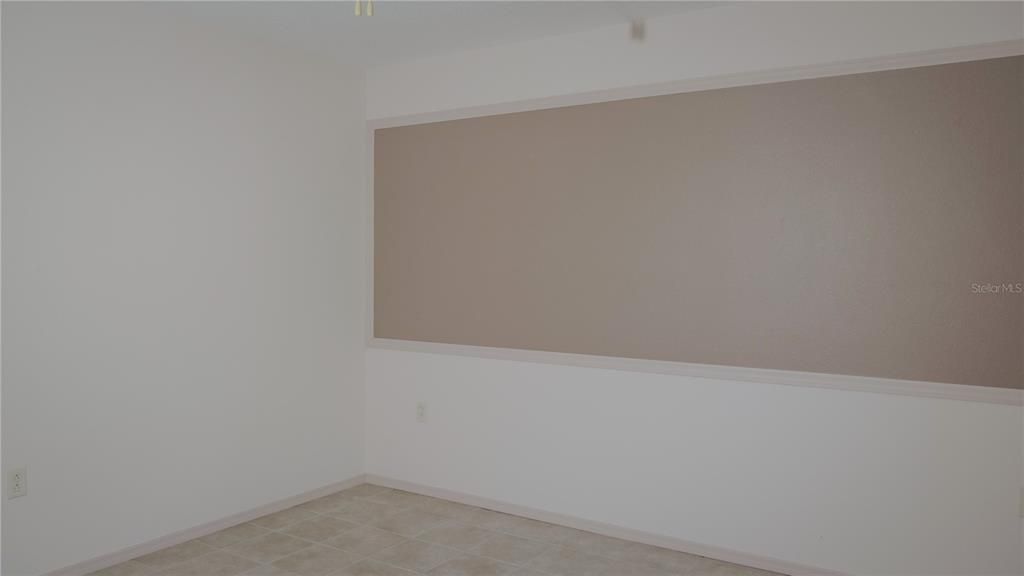 合同活跃: $364,900 (3 贝兹, 2 浴室, 1350 平方英尺)