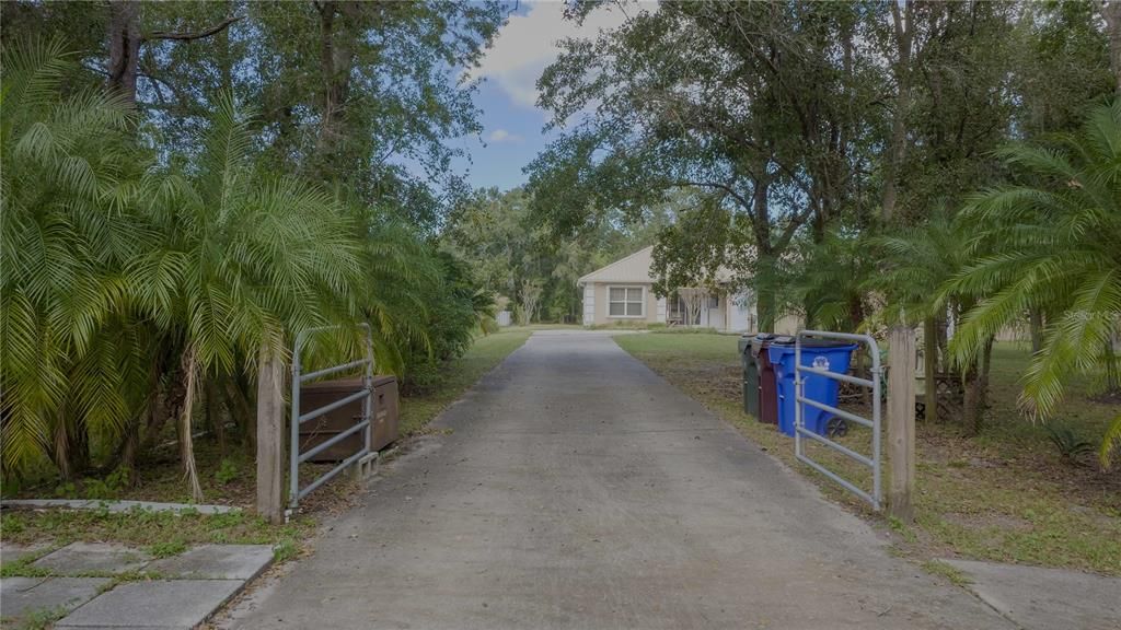 合同活跃: $364,900 (3 贝兹, 2 浴室, 1350 平方英尺)