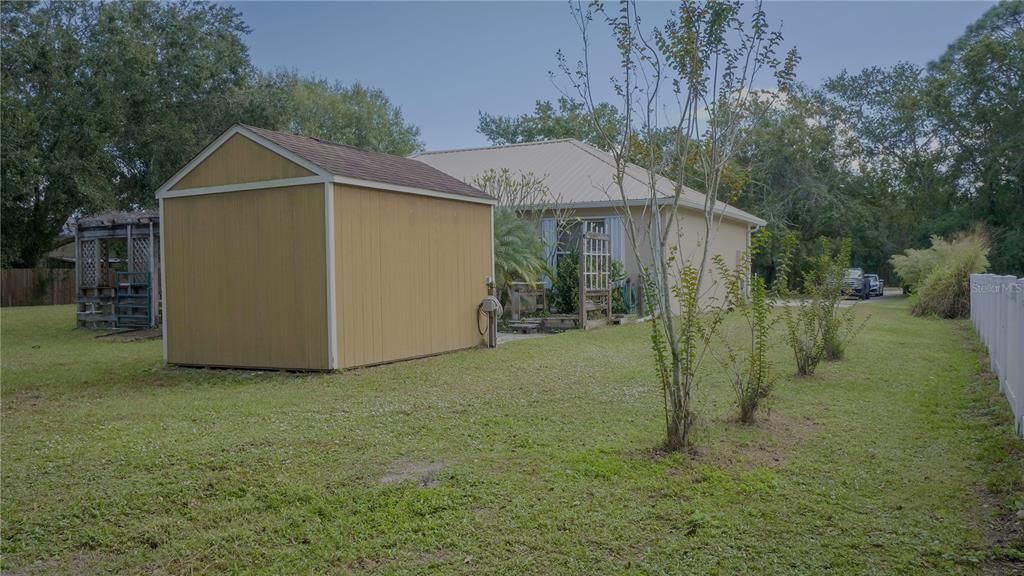 合同活跃: $364,900 (3 贝兹, 2 浴室, 1350 平方英尺)