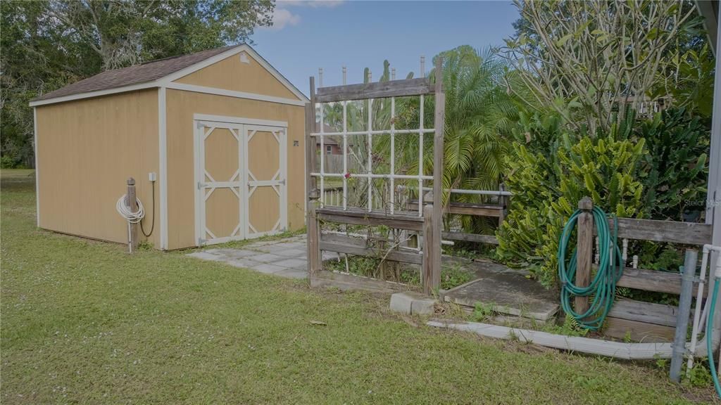 合同活跃: $364,900 (3 贝兹, 2 浴室, 1350 平方英尺)