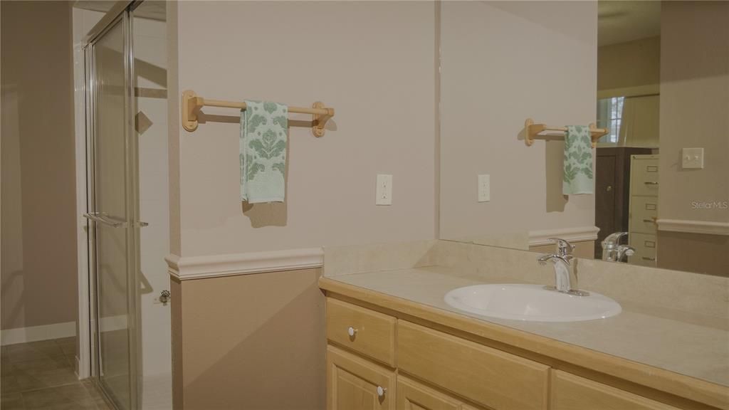 合同活跃: $364,900 (3 贝兹, 2 浴室, 1350 平方英尺)