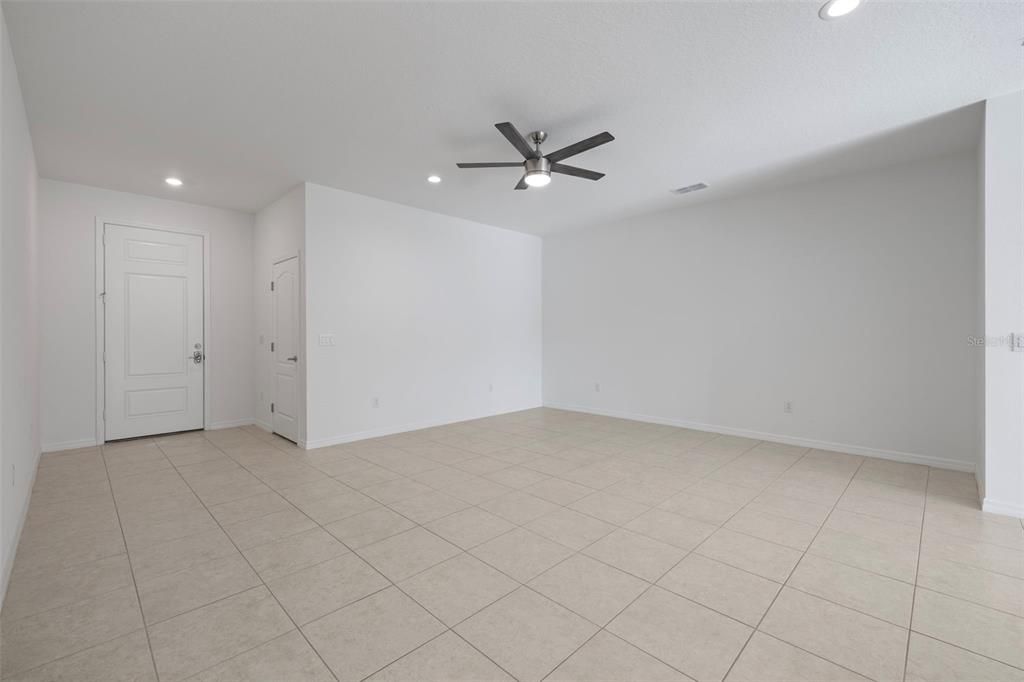 En Renta: $2,400 (3 camas, 2 baños, 1822 Pies cuadrados)