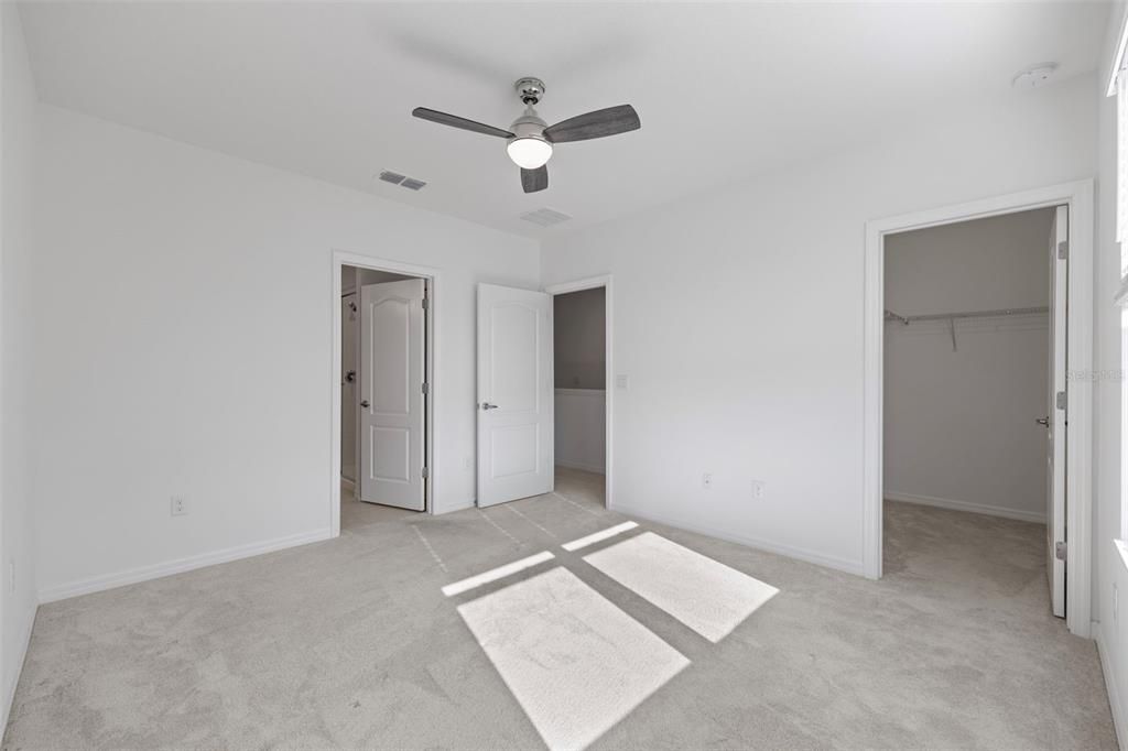 En Renta: $2,400 (3 camas, 2 baños, 1822 Pies cuadrados)