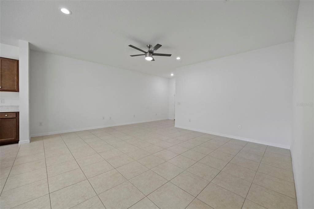 En Renta: $2,400 (3 camas, 2 baños, 1822 Pies cuadrados)