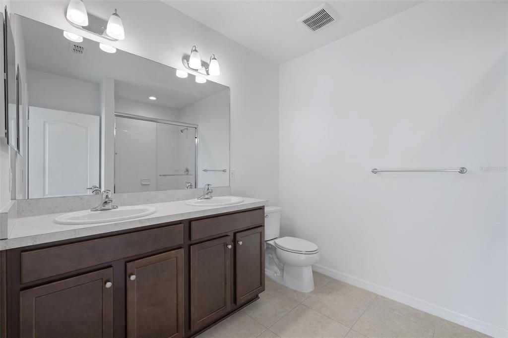 En Renta: $2,400 (3 camas, 2 baños, 1822 Pies cuadrados)