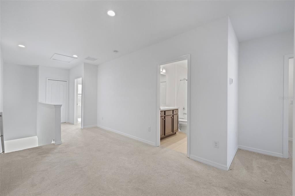 En Renta: $2,400 (3 camas, 2 baños, 1822 Pies cuadrados)