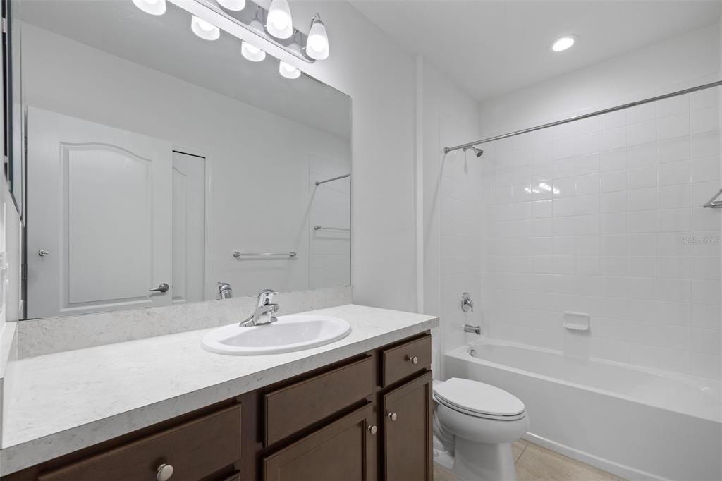 En Renta: $2,400 (3 camas, 2 baños, 1822 Pies cuadrados)