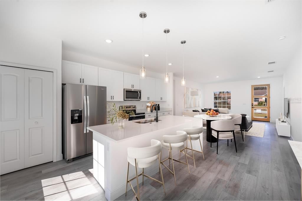 На продажу: $255,000 (4 спален, 2 ванн, 1630 Квадратных фут)