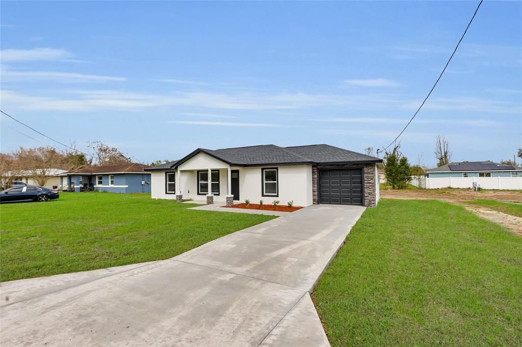 Active With Contract: $243,500 (3 beds, 2 baths, 1173 Square Feet)