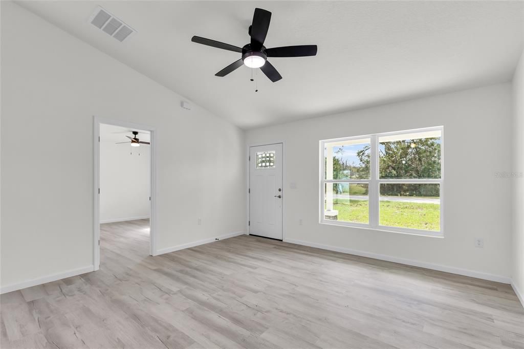 Active With Contract: $243,500 (3 beds, 2 baths, 1173 Square Feet)