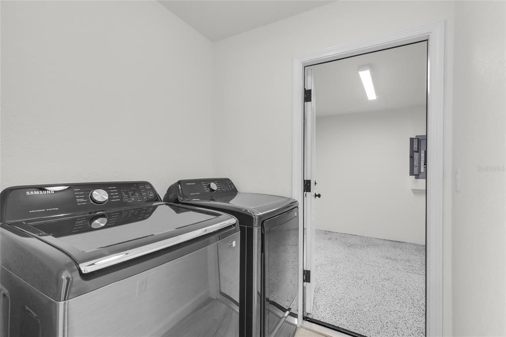 Active With Contract: $243,500 (3 beds, 2 baths, 1173 Square Feet)