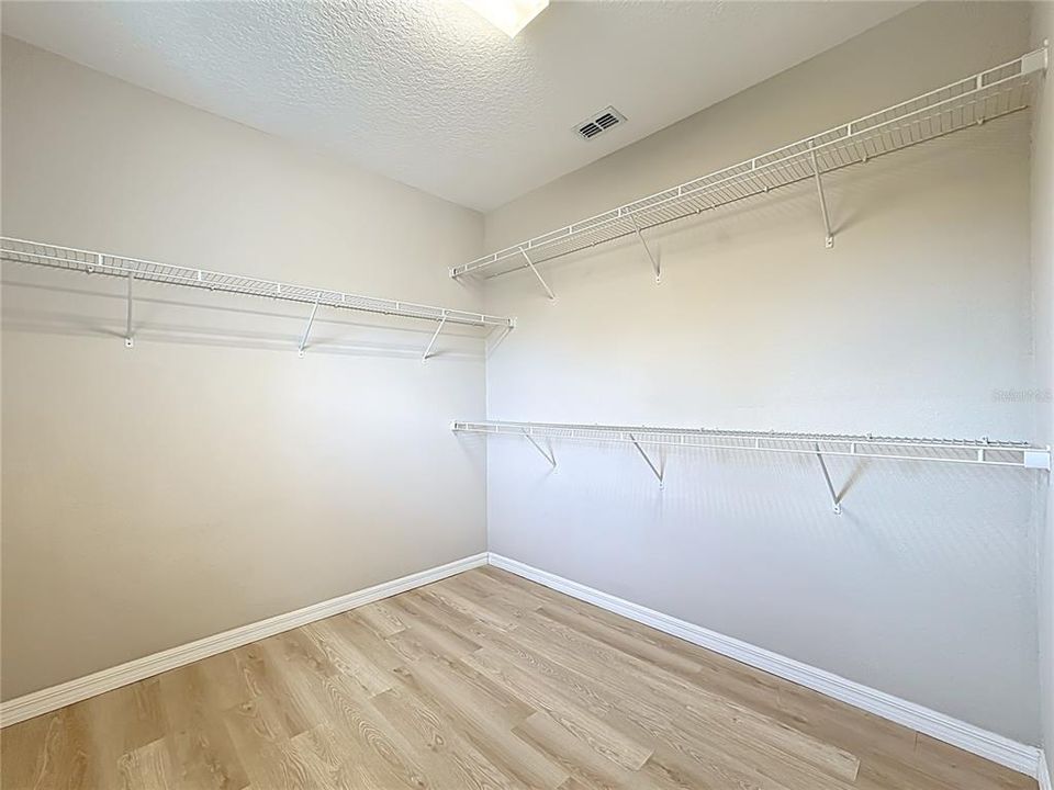 В аренду: $2,300 (4 спален, 3 ванн, 2184 Квадратных фут)