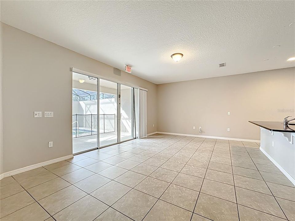 В аренду: $2,300 (4 спален, 3 ванн, 2184 Квадратных фут)