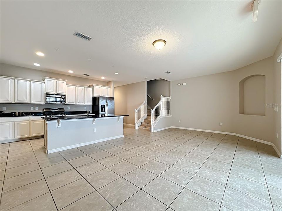 В аренду: $2,300 (4 спален, 3 ванн, 2184 Квадратных фут)