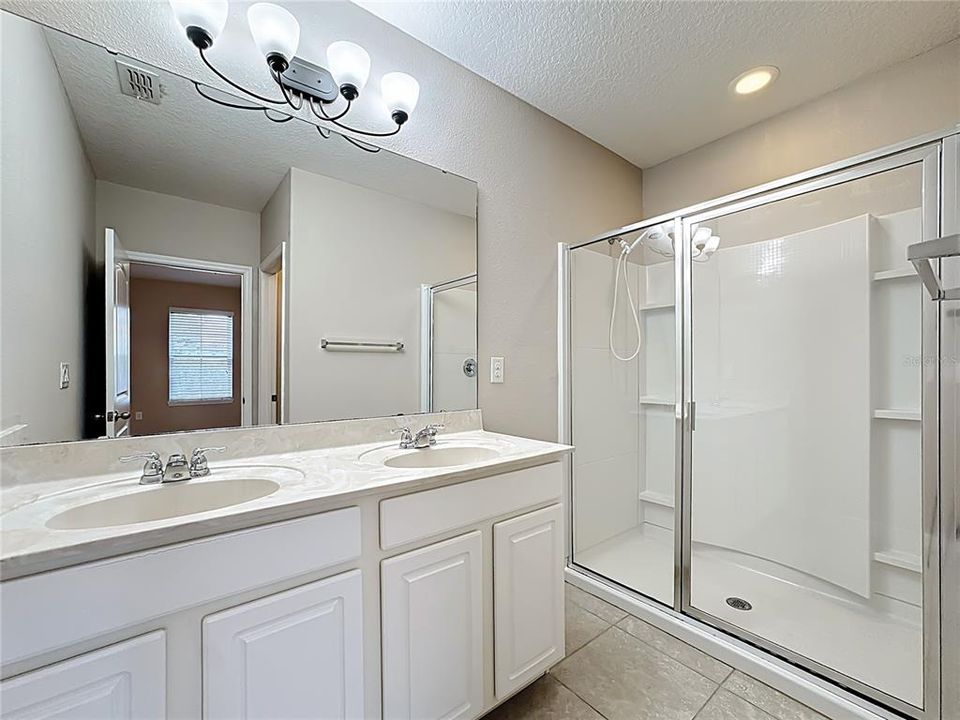 В аренду: $2,300 (4 спален, 3 ванн, 2184 Квадратных фут)