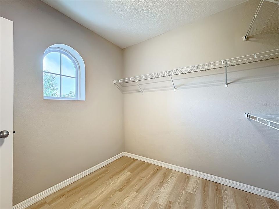 В аренду: $2,300 (4 спален, 3 ванн, 2184 Квадратных фут)