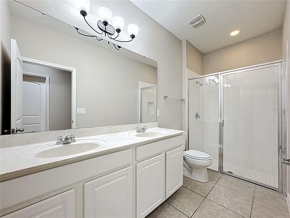 В аренду: $2,300 (4 спален, 3 ванн, 2184 Квадратных фут)