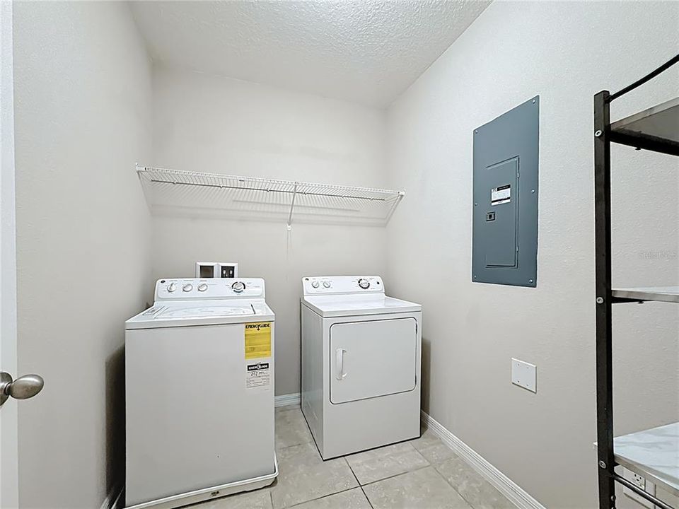 В аренду: $2,300 (4 спален, 3 ванн, 2184 Квадратных фут)