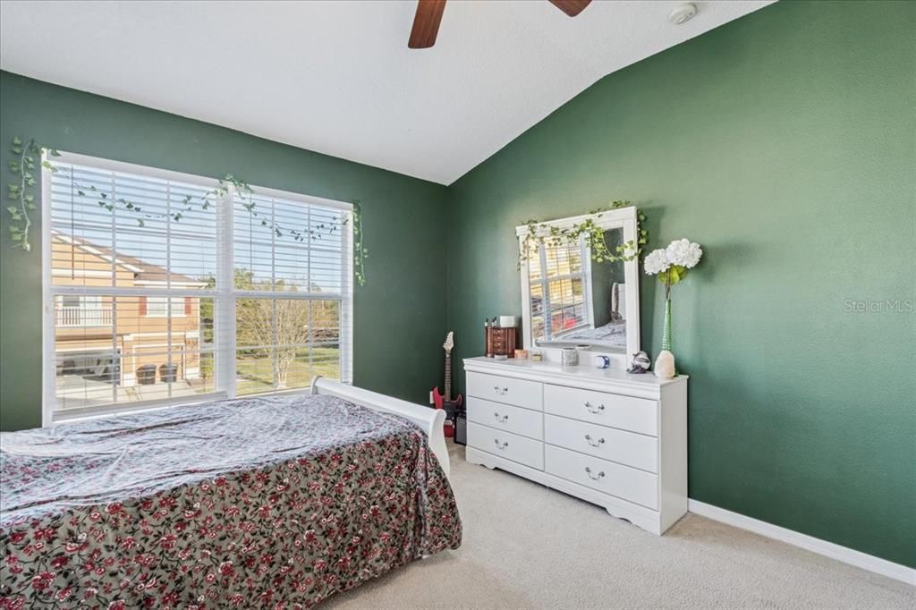 For Sale: $310,000 (2 beds, 2 baths, 1276 Square Feet)